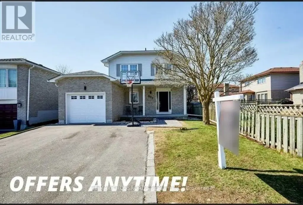851 Mahina Street, Oshawa (McLaughlin)