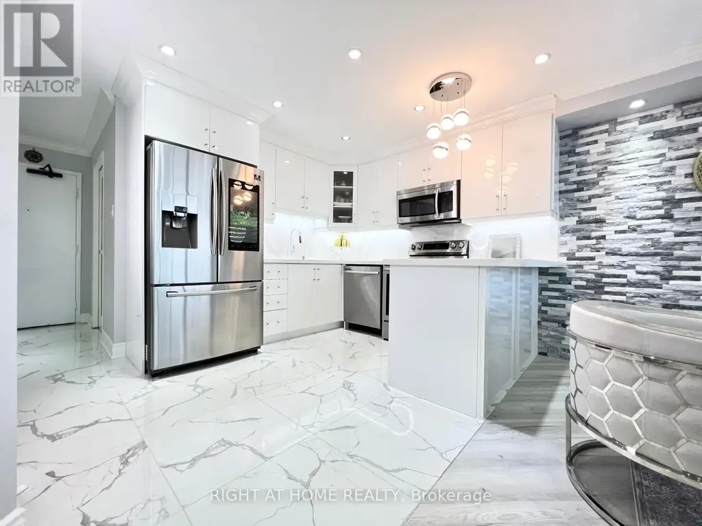 1608 - 75 Graydon Hall Drive, Toronto (Parkwoods-Donalda)