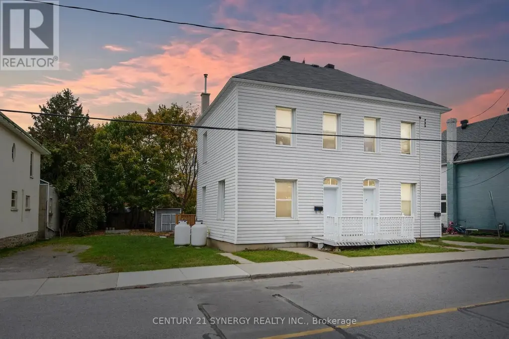 154-156 Beckwith Street, Smiths Falls