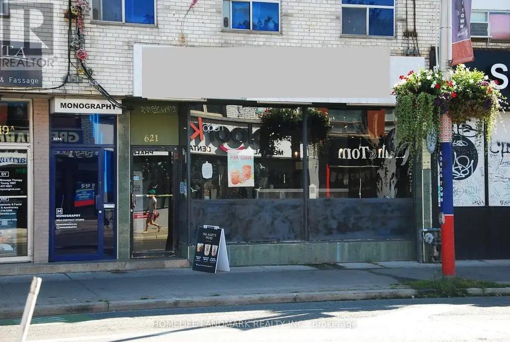 621 Bloor Street W, Toronto (Annex)