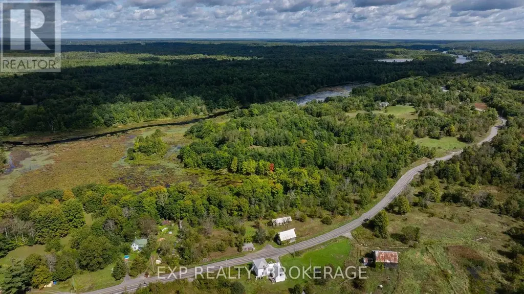 3697 Desert Lake Road, Frontenac (Frontenac South)