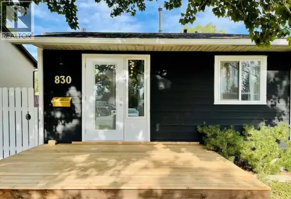 830 Columbia Boulevard W, Lethbridge