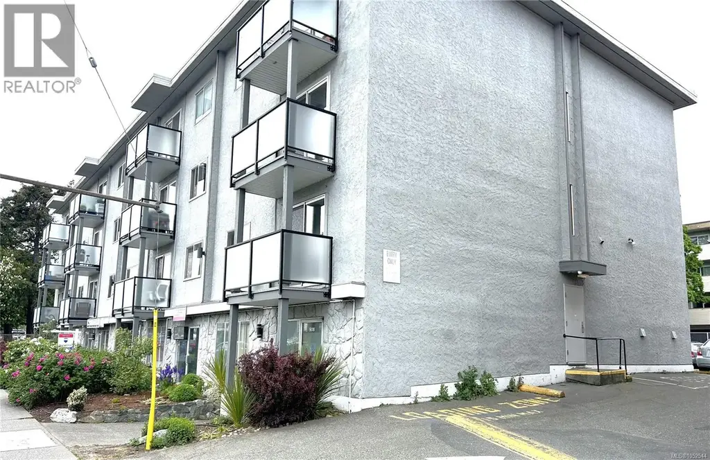 304 904 Hillside Ave, Victoria