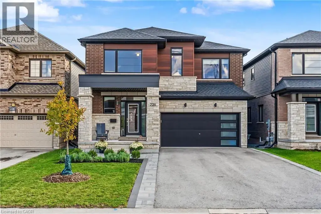 226 Midland Place, Welland