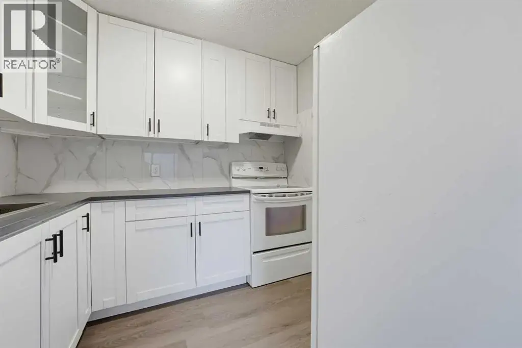 98, 2519 38 Street Ne, Calgary