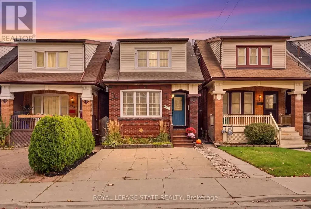 255 Ottawa Street S, Hamilton (Delta)