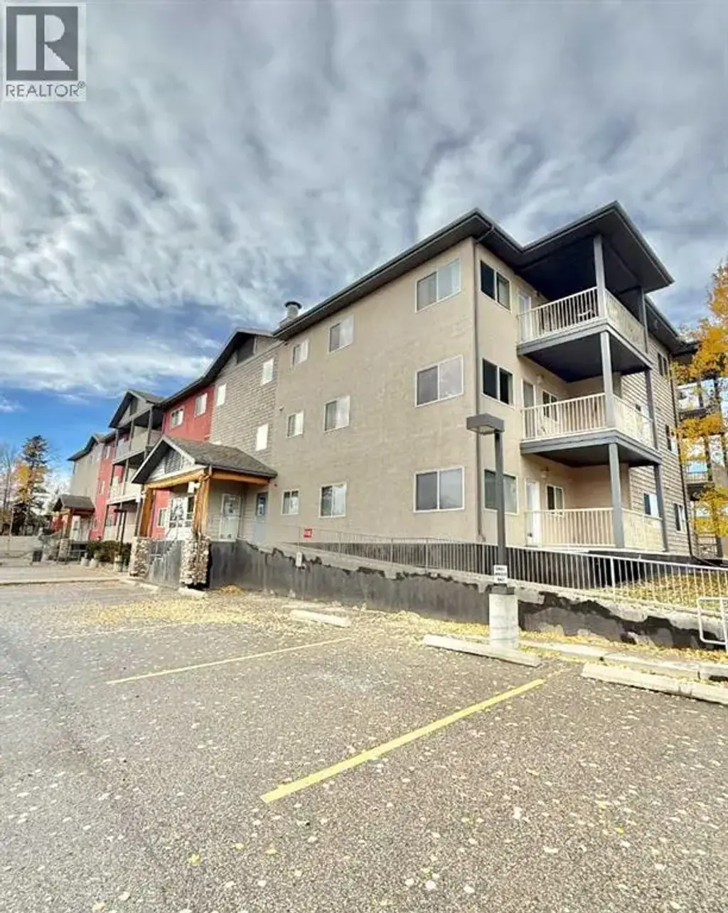 202, 109 Seabolt Drive, Hinton