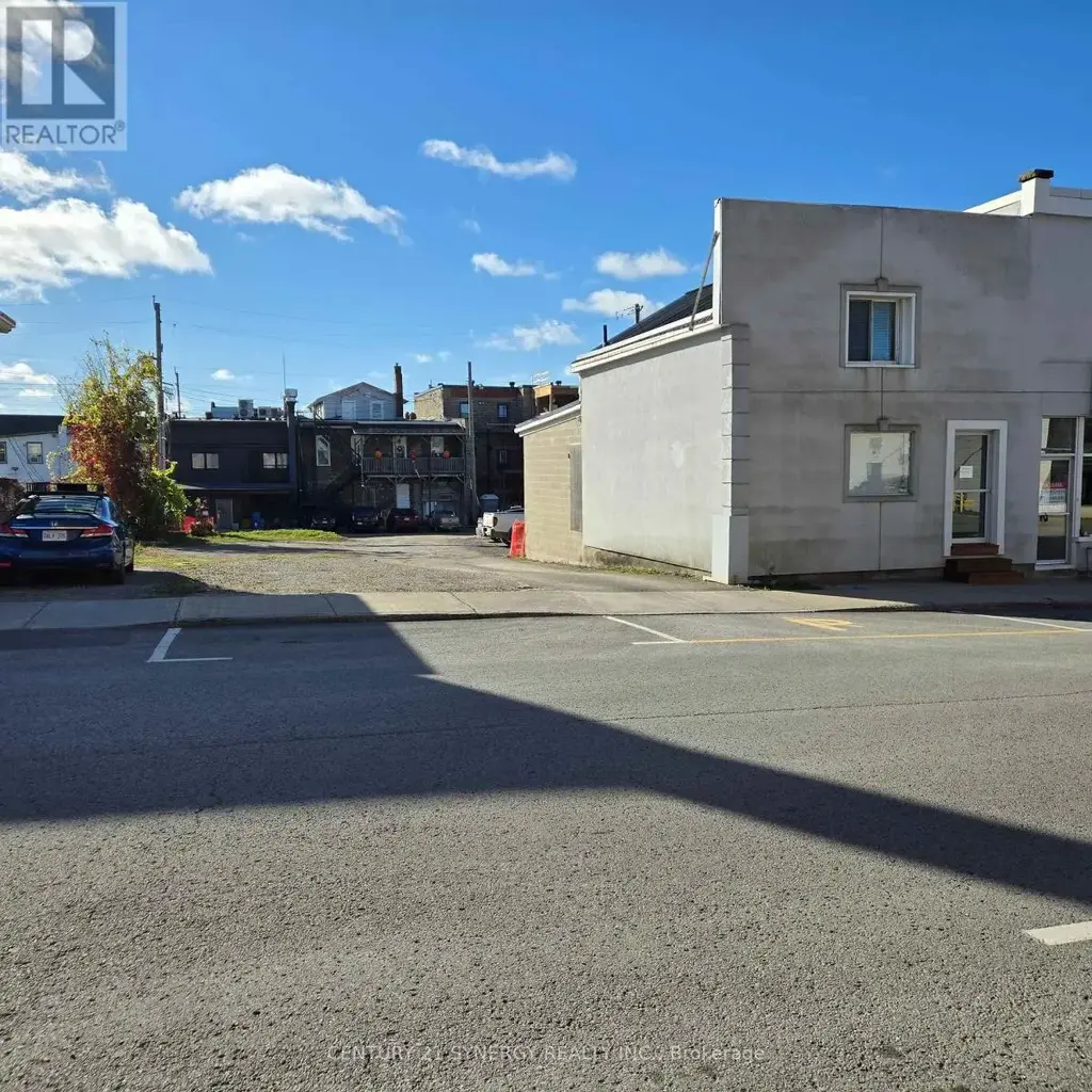 7 William Street E, Smiths Falls