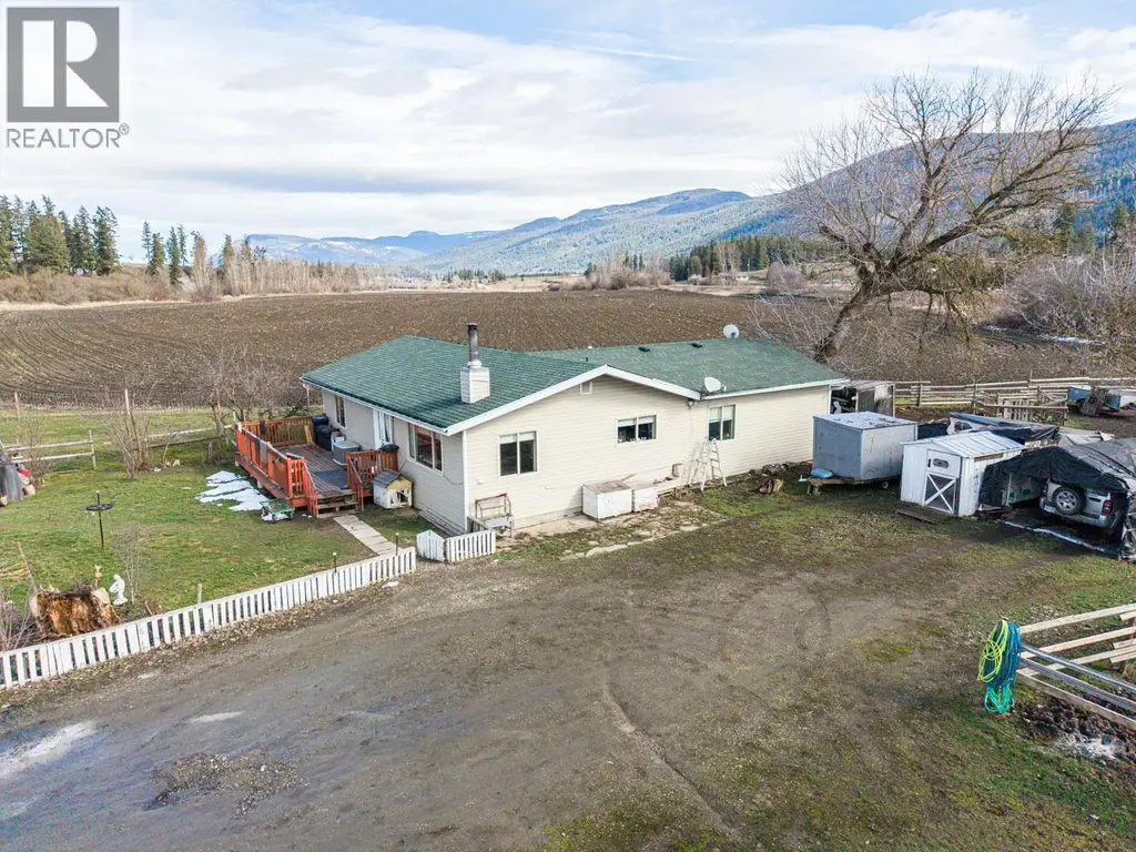 4536 97a Highway, Spallumcheen