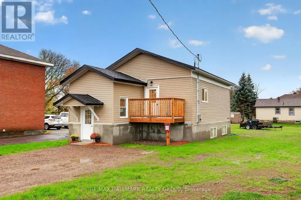 128 Bonnechere Street N, Renfrew