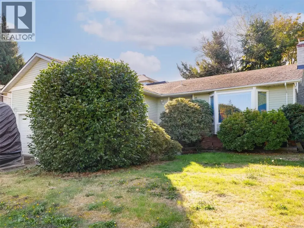 595 Delora Dr, Colwood