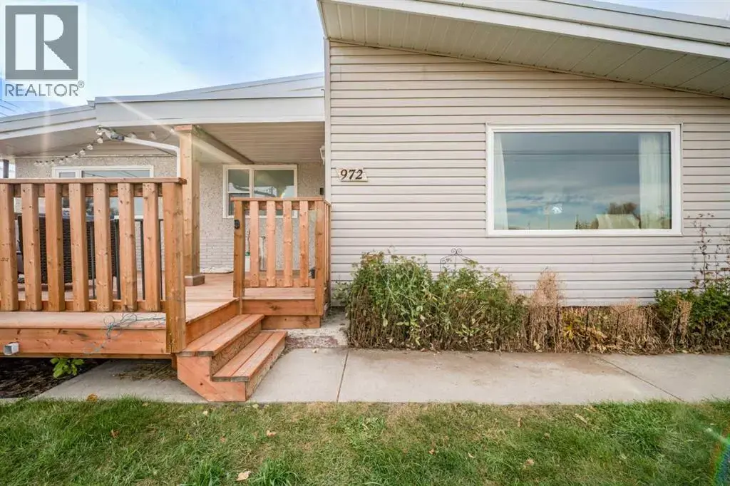 972 Poplar Avenue, Pincher Creek