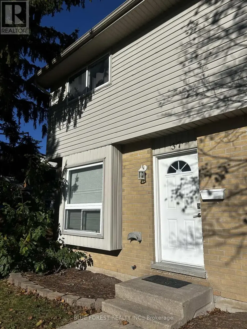 37 - 577 Third Street, London East (East H)