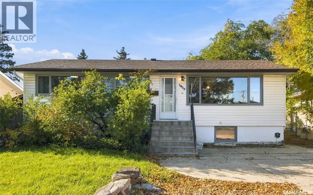 1906 St Charles Avenue, Saskatoon