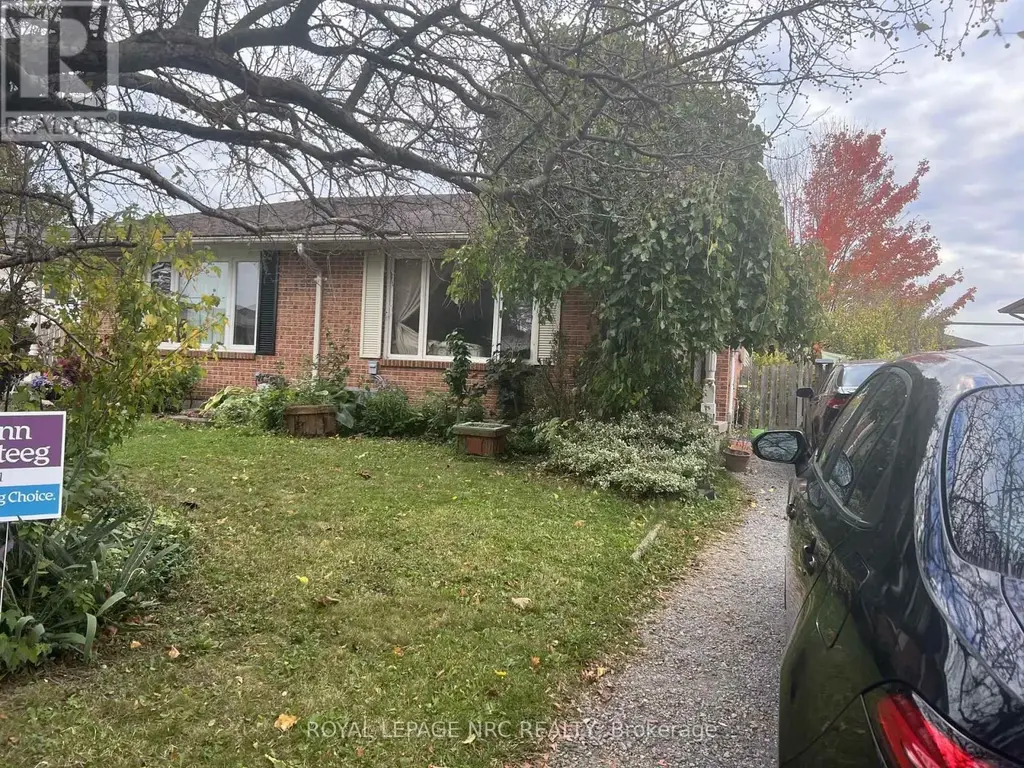 8102 Post Road, Niagara Falls (Ascot)
