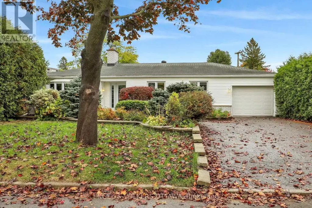 2713 Dupont Street, Ottawa
