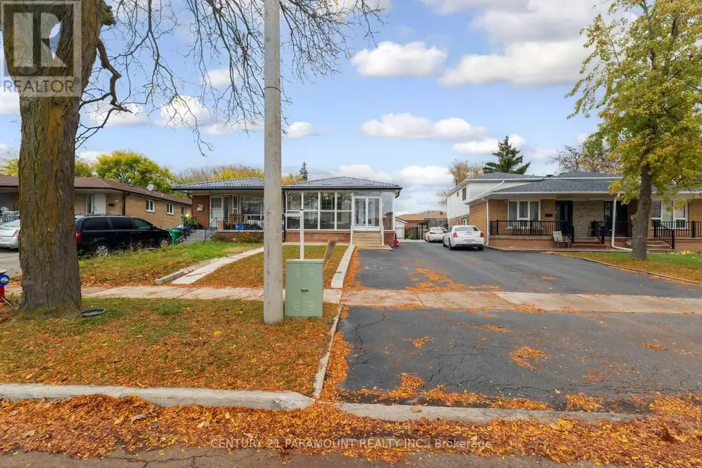 3135 Purnell Court, Mississauga (Malton)