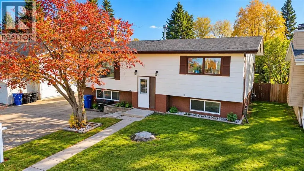 33 Valley Crescent, Lacombe