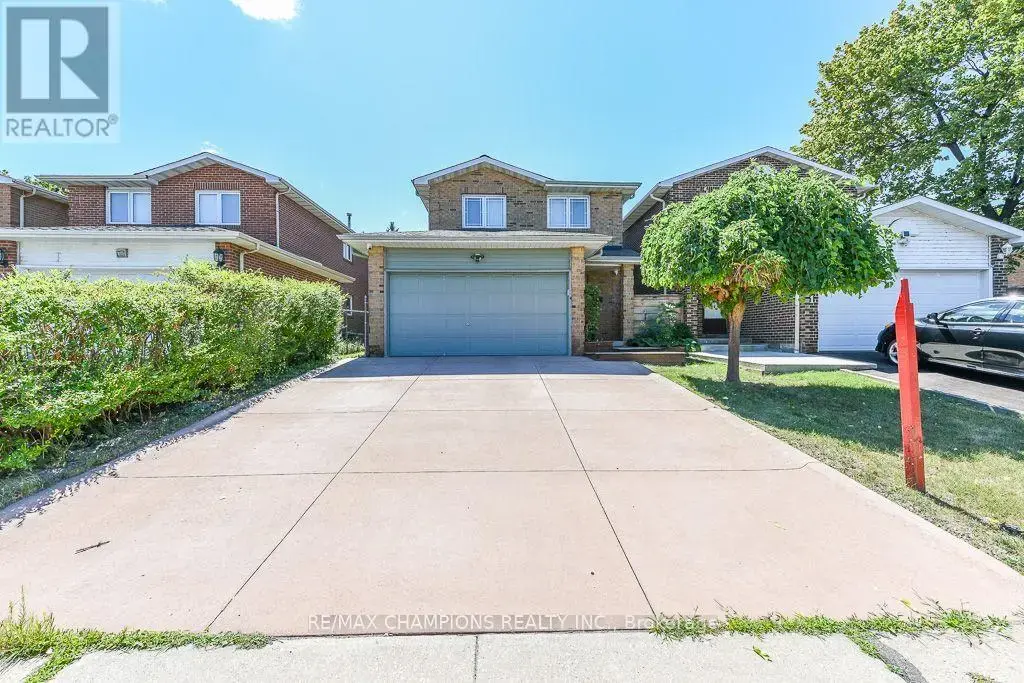 163 Simmons Boulevard, Brampton (Madoc)