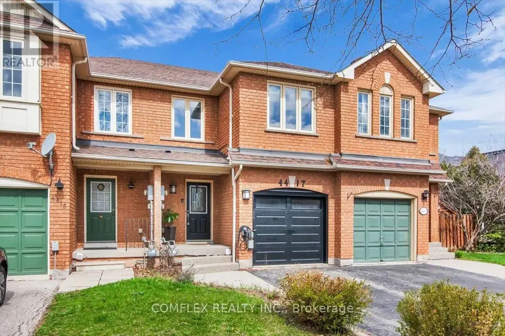 4417 Vallence Drive, Burlington (Shoreacres)