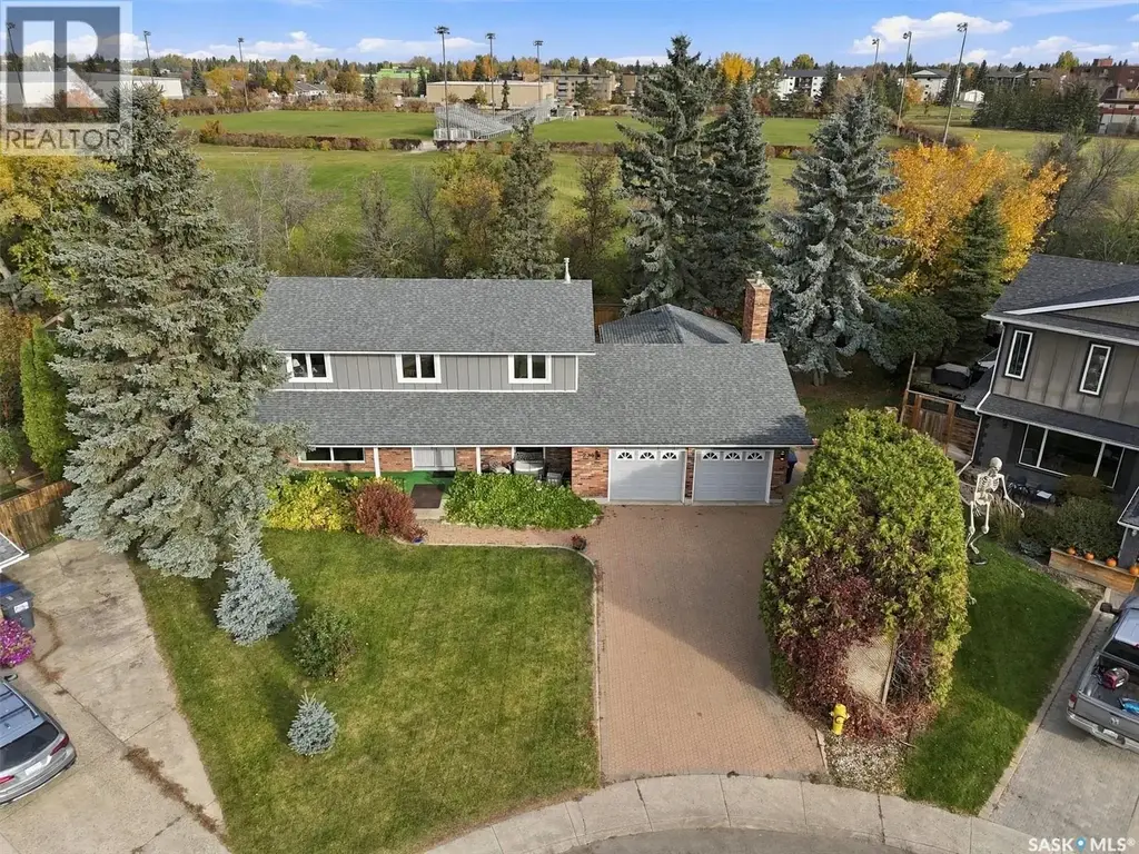 225 Clearwater Court, Saskatoon