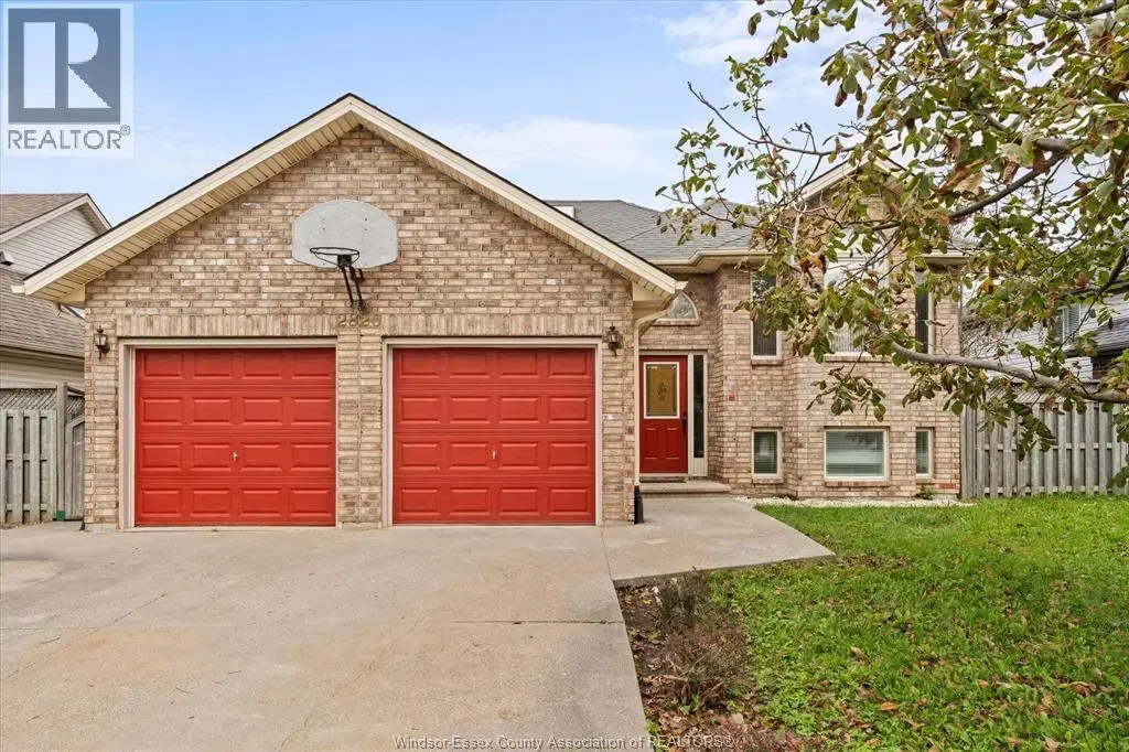 2820 Wildberry Crescent, Tecumseh