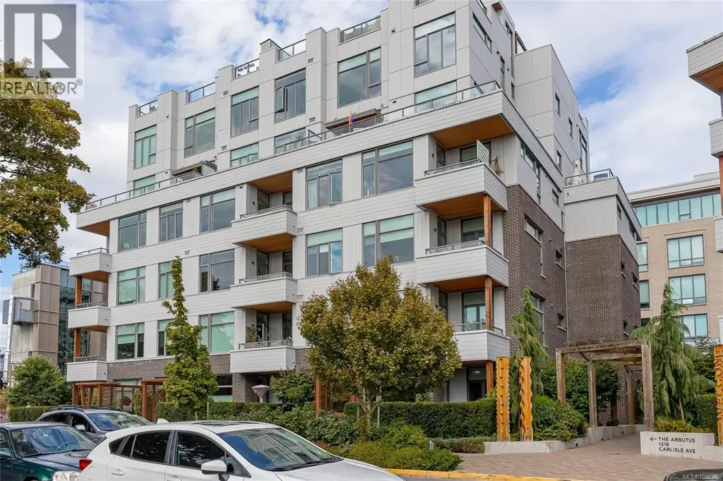 304 501 Park Pl, Esquimalt