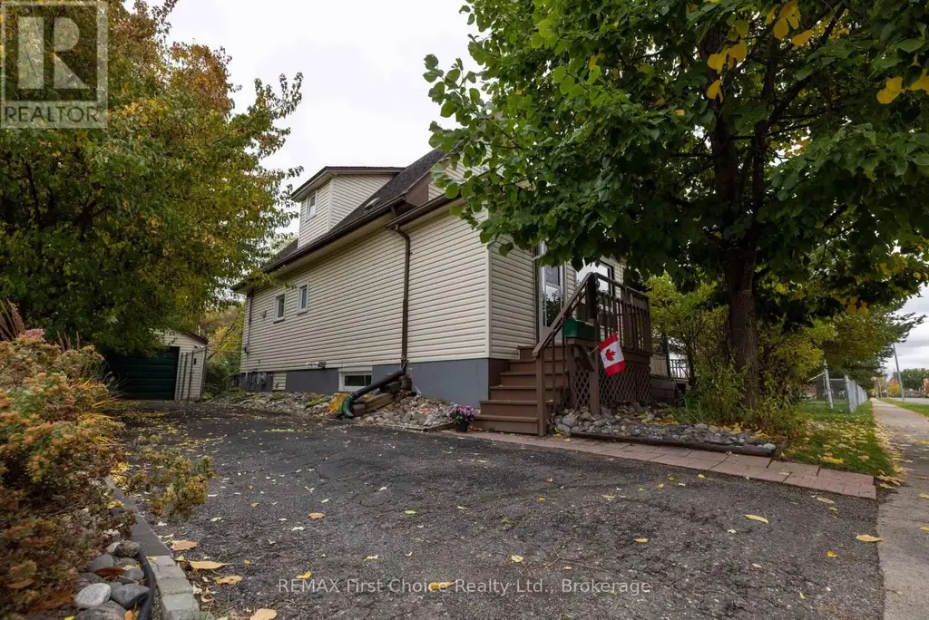 226 Balmoral Street, Thunder Bay (McKeller Park)