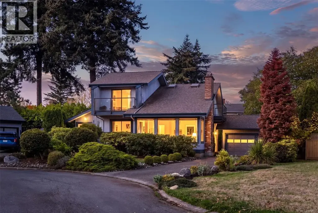 4246 Maimie Pl, Saanich