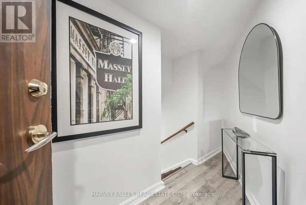 C32 - 300 Mill Road, Toronto (Markland Wood)