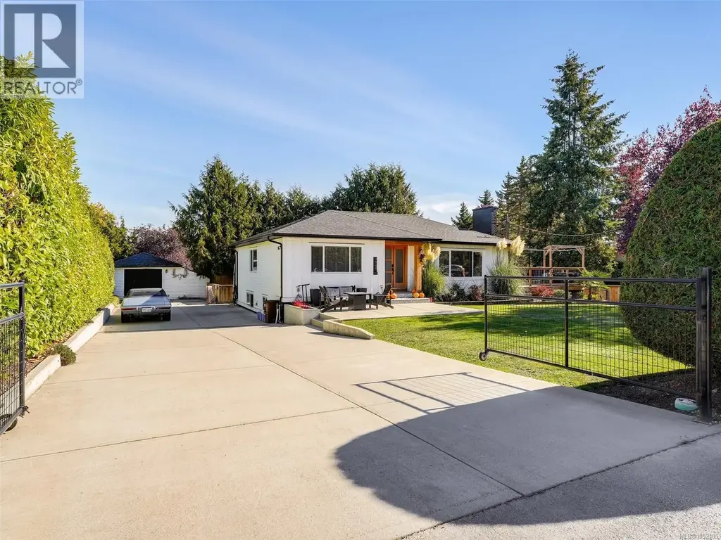 7949 East Saanich Rd, Central Saanich