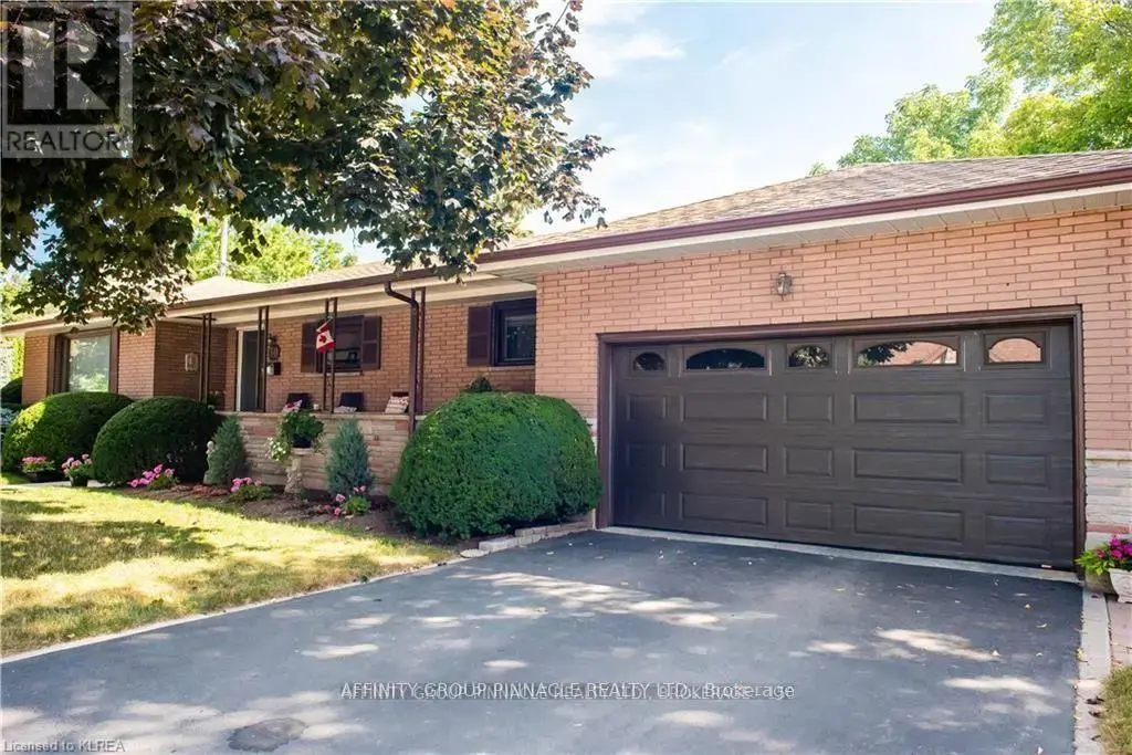 30 Adelaide Street S, Kawartha Lakes (Lindsay)