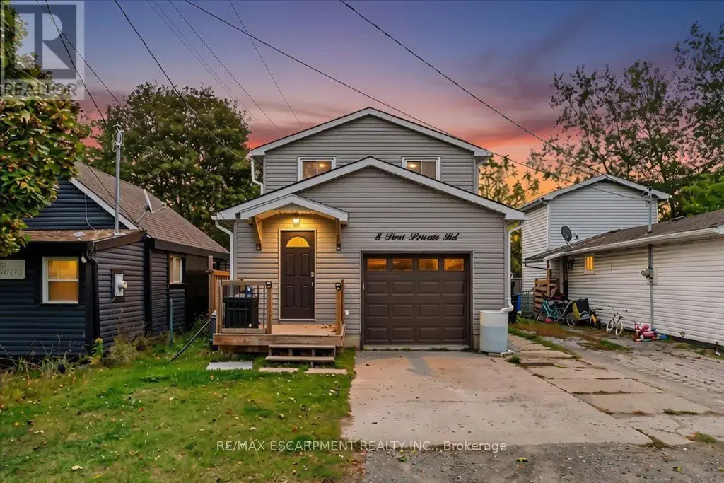 8 First Private Road, Hamilton (Stoney Creek)