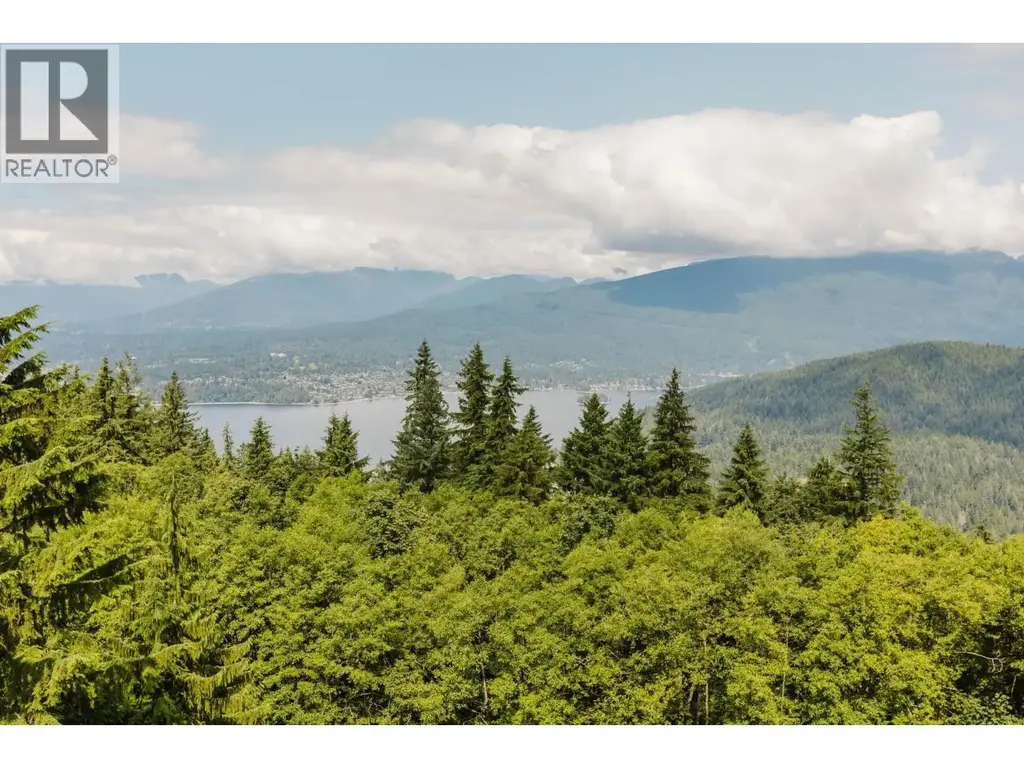909 8850 University Crescent, Burnaby