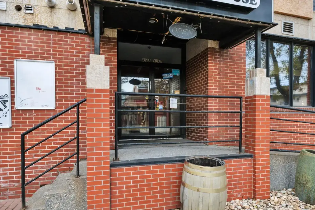 8208 107 St Nw, Edmonton