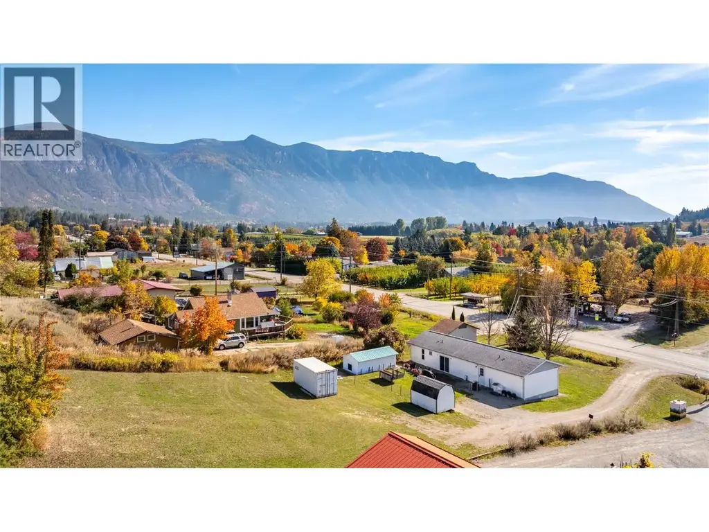 2812 Highway 3, Creston