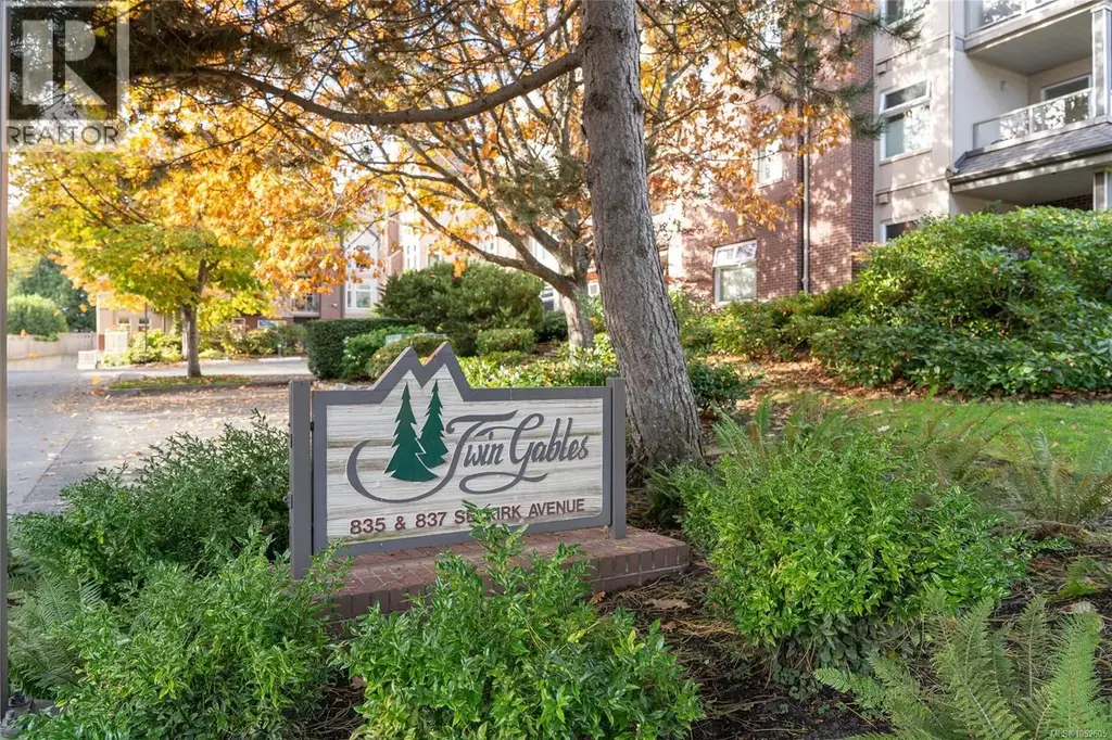 105 835 Selkirk Ave, Esquimalt