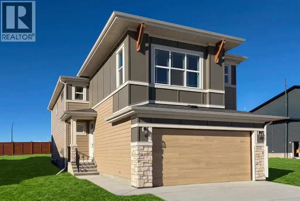 77 Royston Gardens Nw, Calgary