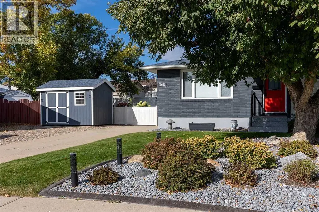 1654 10 Avenue Ne, Medicine Hat