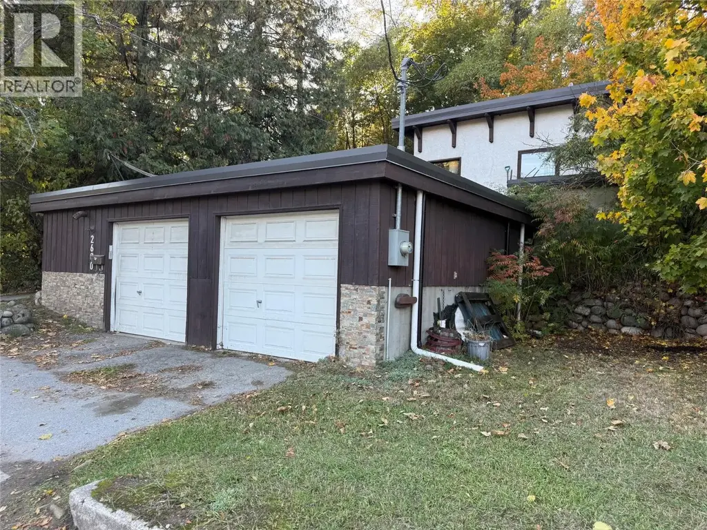 2600 Columbia Avenue, Castlegar