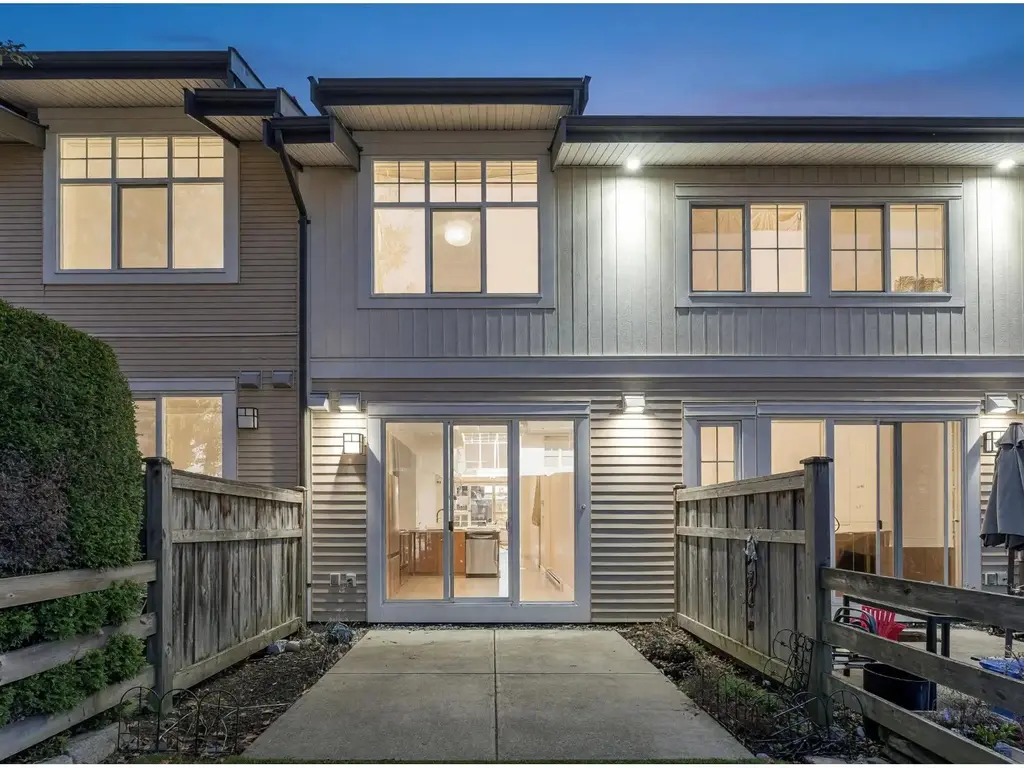 224 2450 161a Street Street, Surrey