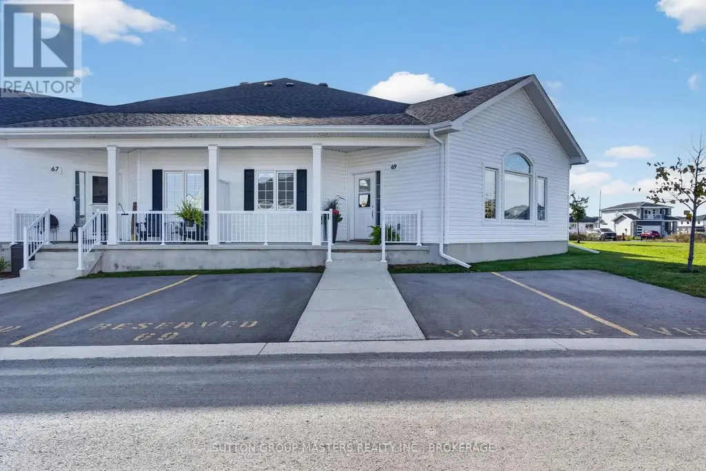 69 Lowry Place, Loyalist (Amherstview)