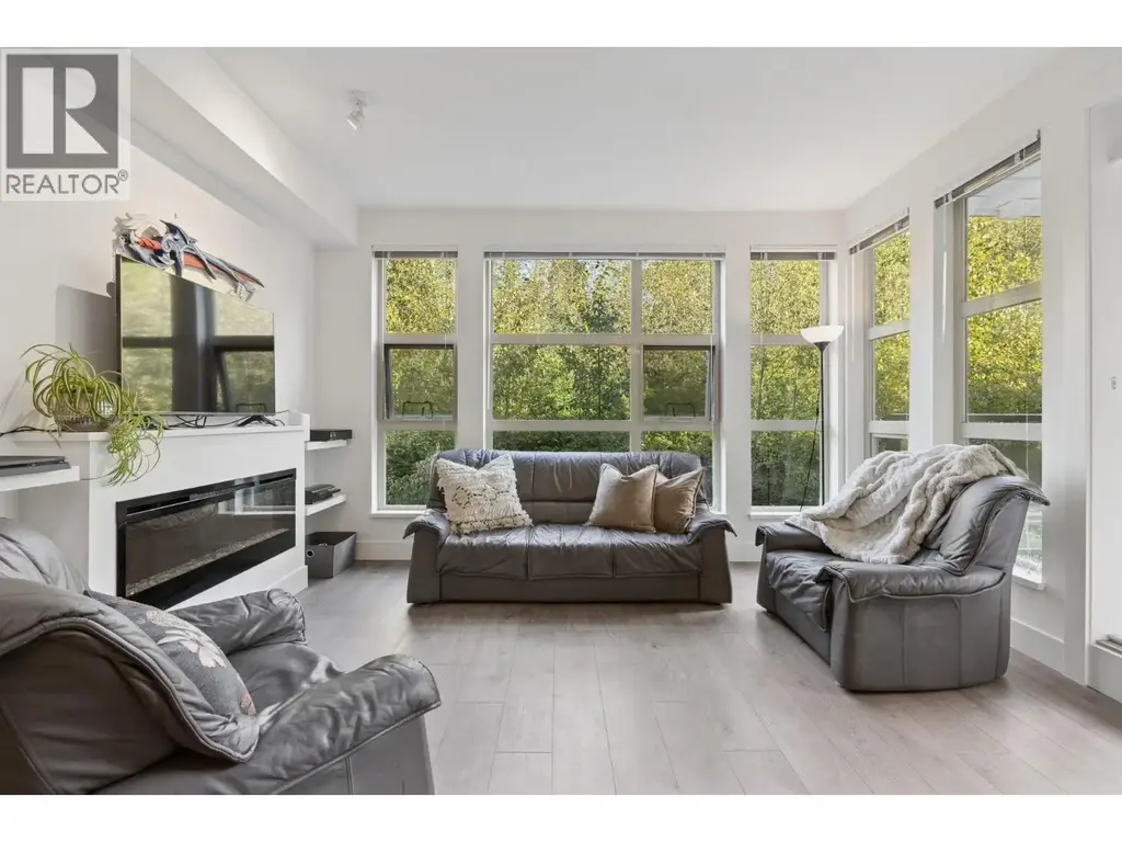 318 3602 Aldercrest Drive, North Vancouver