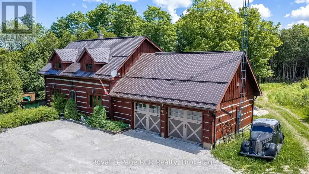 113 Crawford Road, Chatsworth