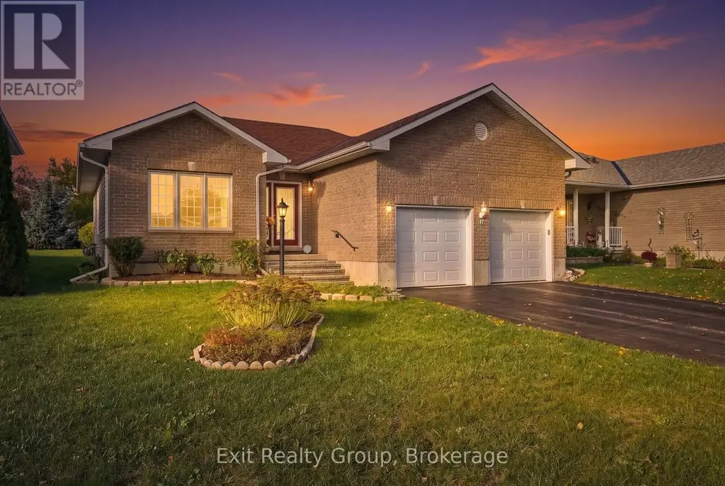 17 Aletha Drive, Prince Edward County (Wellington Ward)