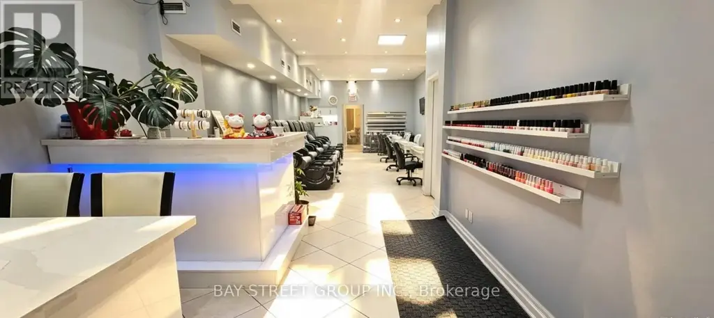 1-1048 Eglinton Avenue W, Toronto (Forest Hill North)