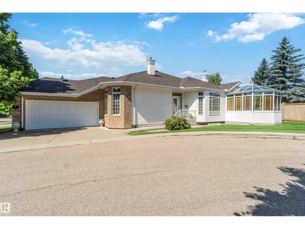 8 Butterworth Pt Nw, Edmonton