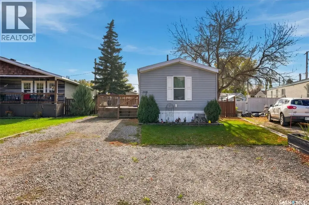 305 5th Avenue, Caronport