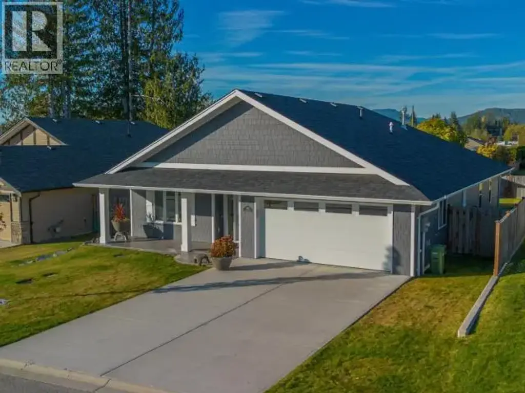7452 Gabriola Crescent, Powell River