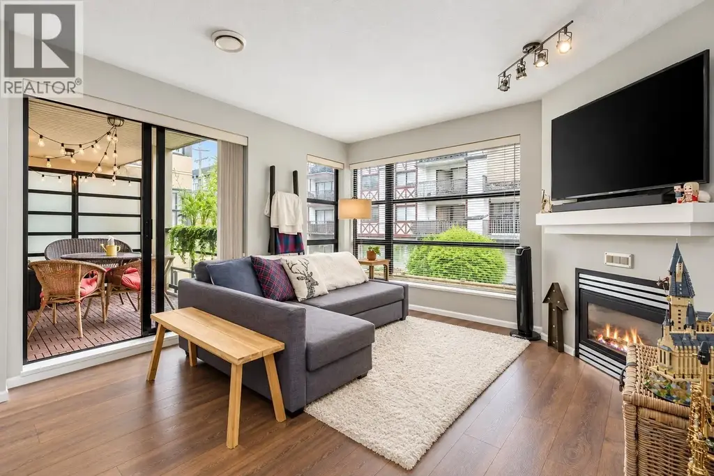 305 124 W 3rd Street, North Vancouver